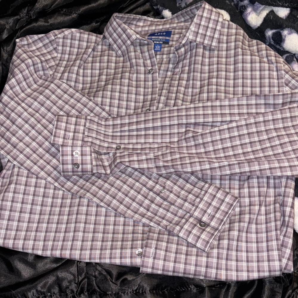 Men’s Apt 9 slim fit casual button down. Size Large